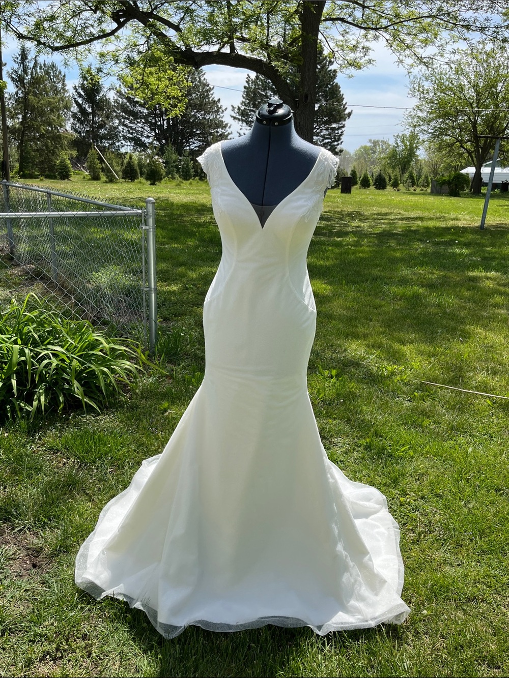 Glitter Ivory Mermaid Wedding Gown with V-Neck